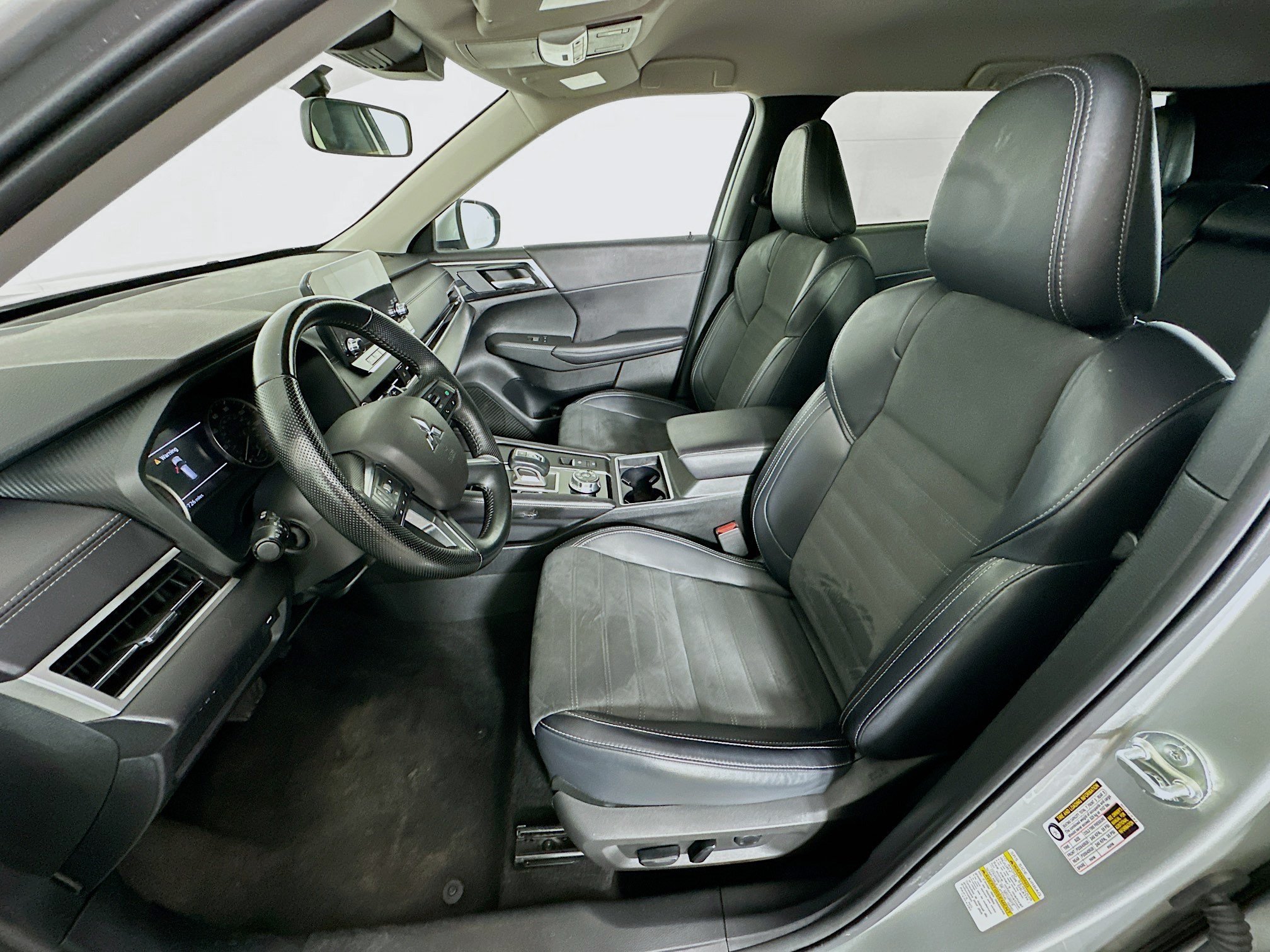 Used 2024 Mitsubishi Outlander SE AWD/4WD image 13