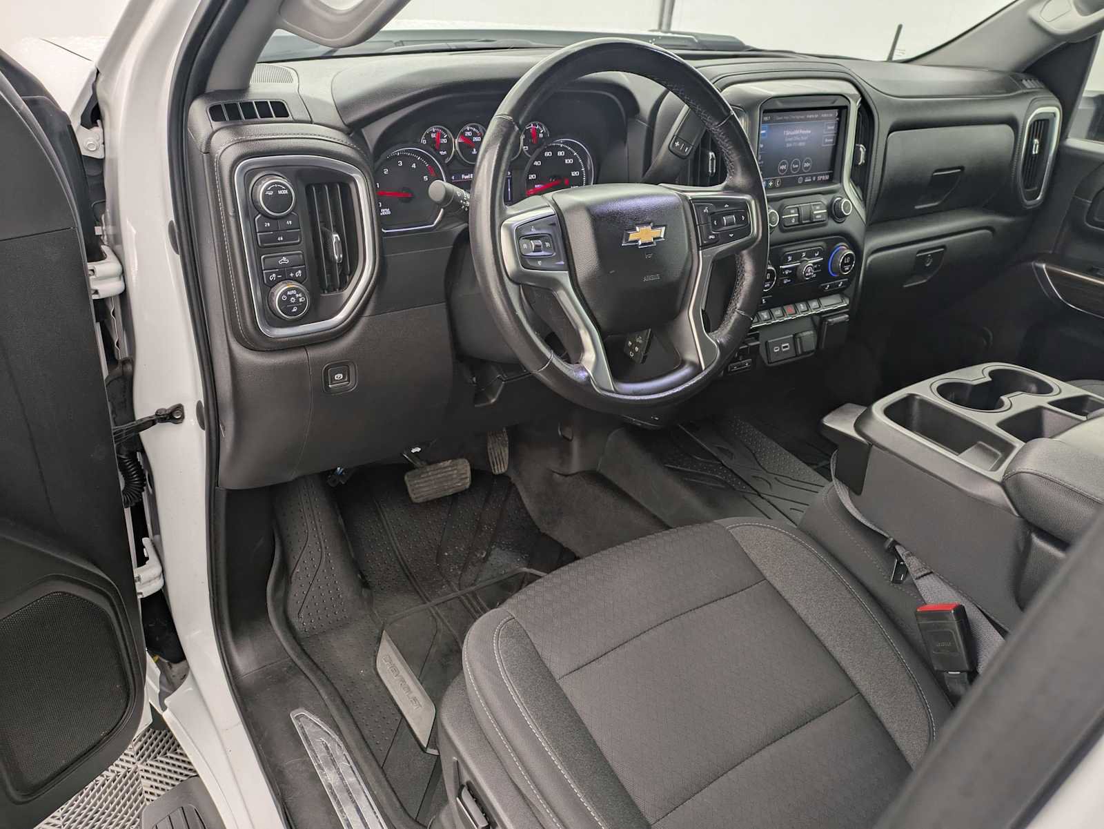 Used 2022 Chevrolet Silverado 2500 LT w/ Fleet Comfort Package image 2