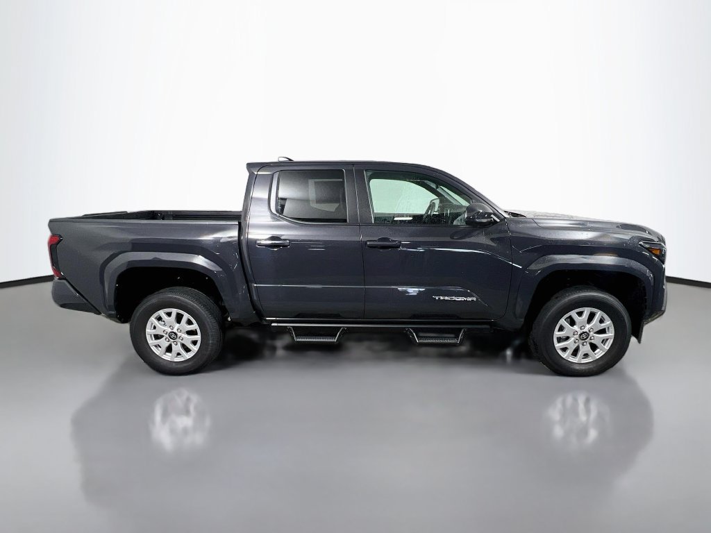 Used 2026 Toyota Tacoma SR5 AWD/4WD image 2
