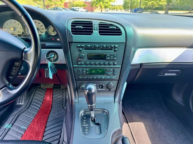 Used 2003 Ford Thunderbird image 21