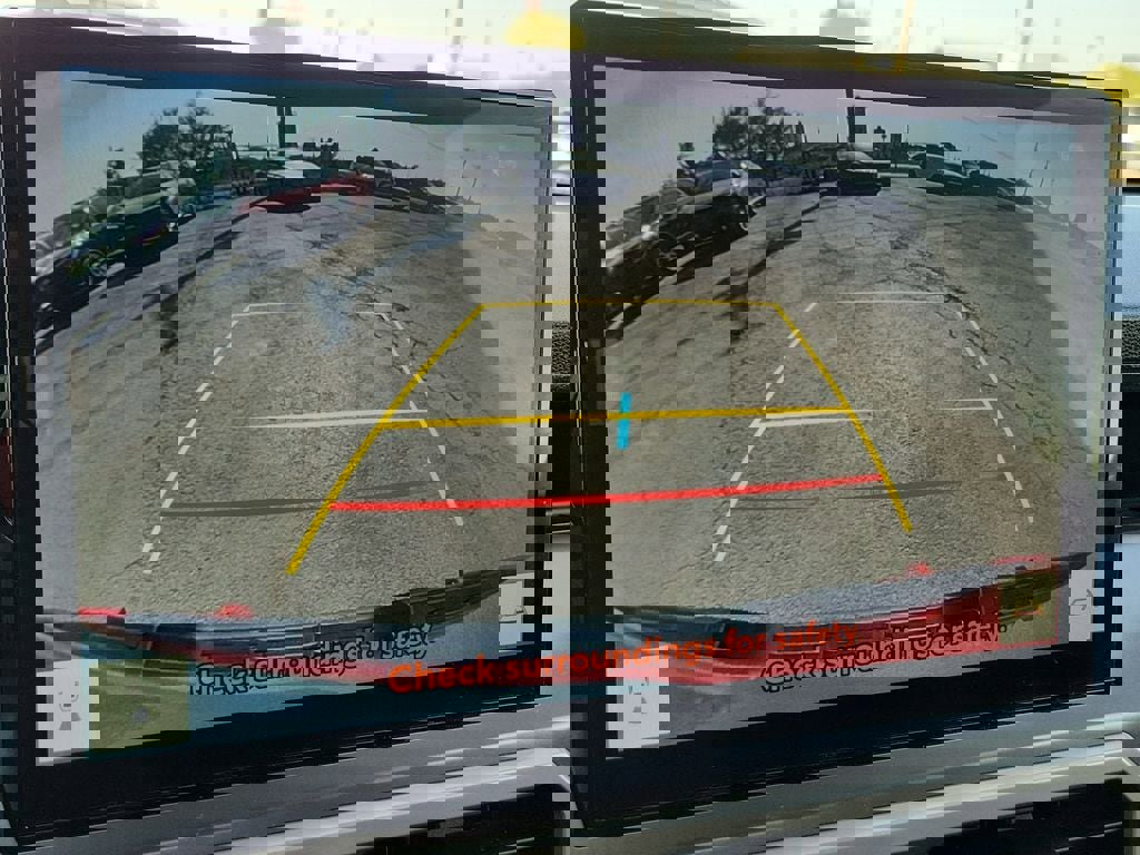 Used 2025 Toyota Tacoma TRD Sport w/ TRD Sport Upgrade Package image 18