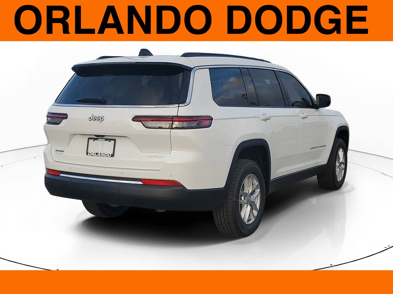 New 2025 Jeep Grand Cherokee L Laredo image 4