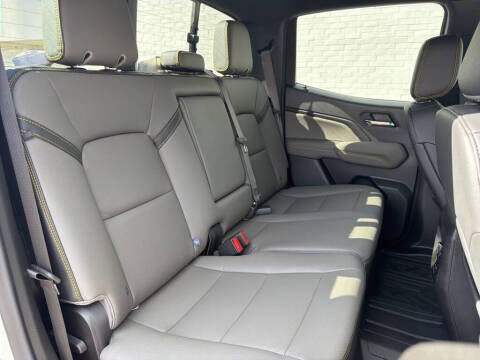 New 2026 Chevrolet Colorado ZR2 image 16