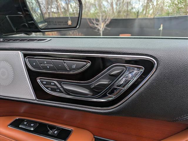 Used 2020 Lincoln Navigator Reserve w/ Equipment Group 208A Reserve image 12