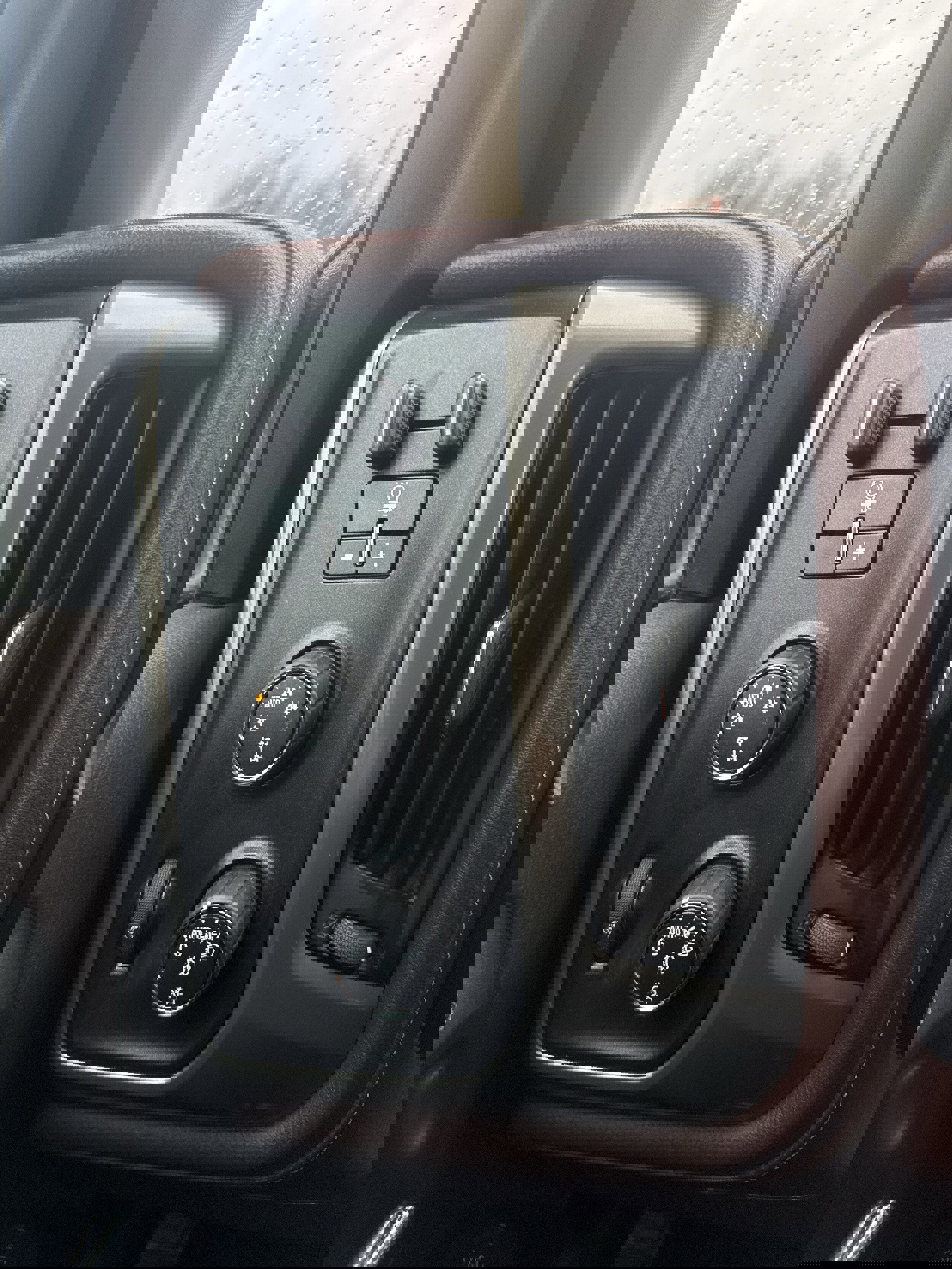 Used 2015 Chevrolet Silverado 1500 High Country w/ High Country Premium Package image 26