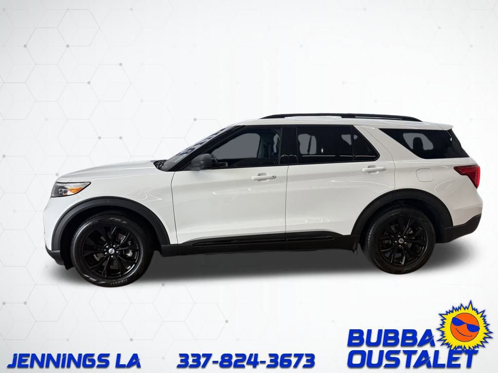 Used 2023 Ford Explorer XLT w/ Equipment Group 202A image 3