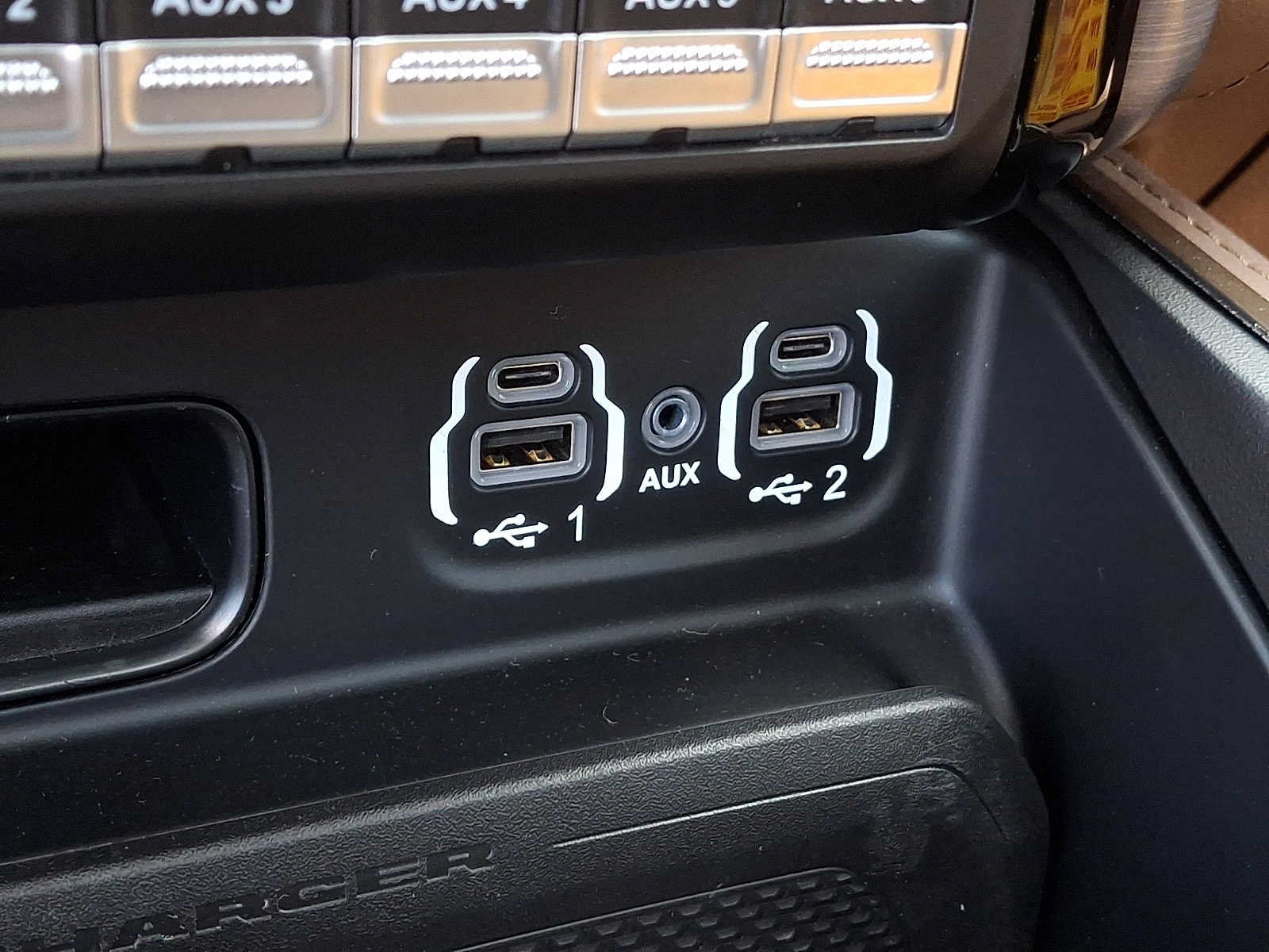 Used 2024 RAM 3500 Limited w/ Towing Technology Group AWD/4WD image 25