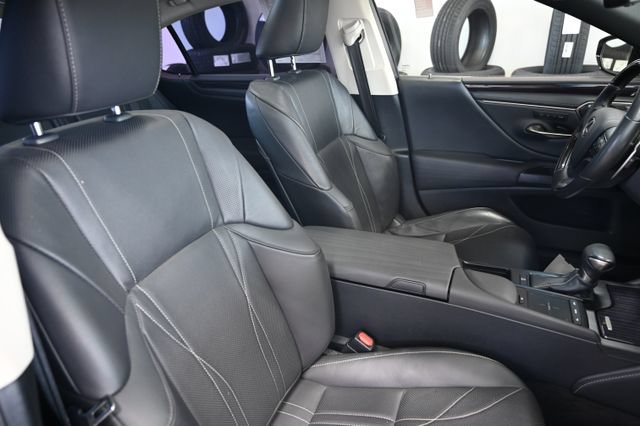Used 2019 Lexus ES 350 w/ Accessory Package 2 FWD image 9