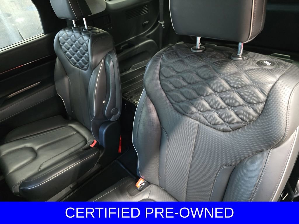 Used 2022 Hyundai Palisade Limited w/ Winter Package FWD image 14