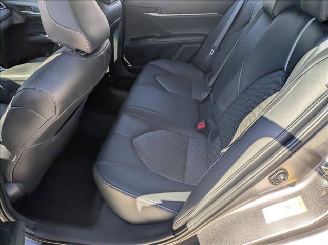 Used 2018 Toyota Camry XSE image 16