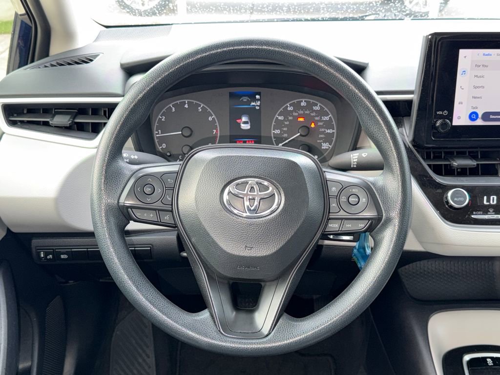 Used 2025 Toyota Corolla LE image 17
