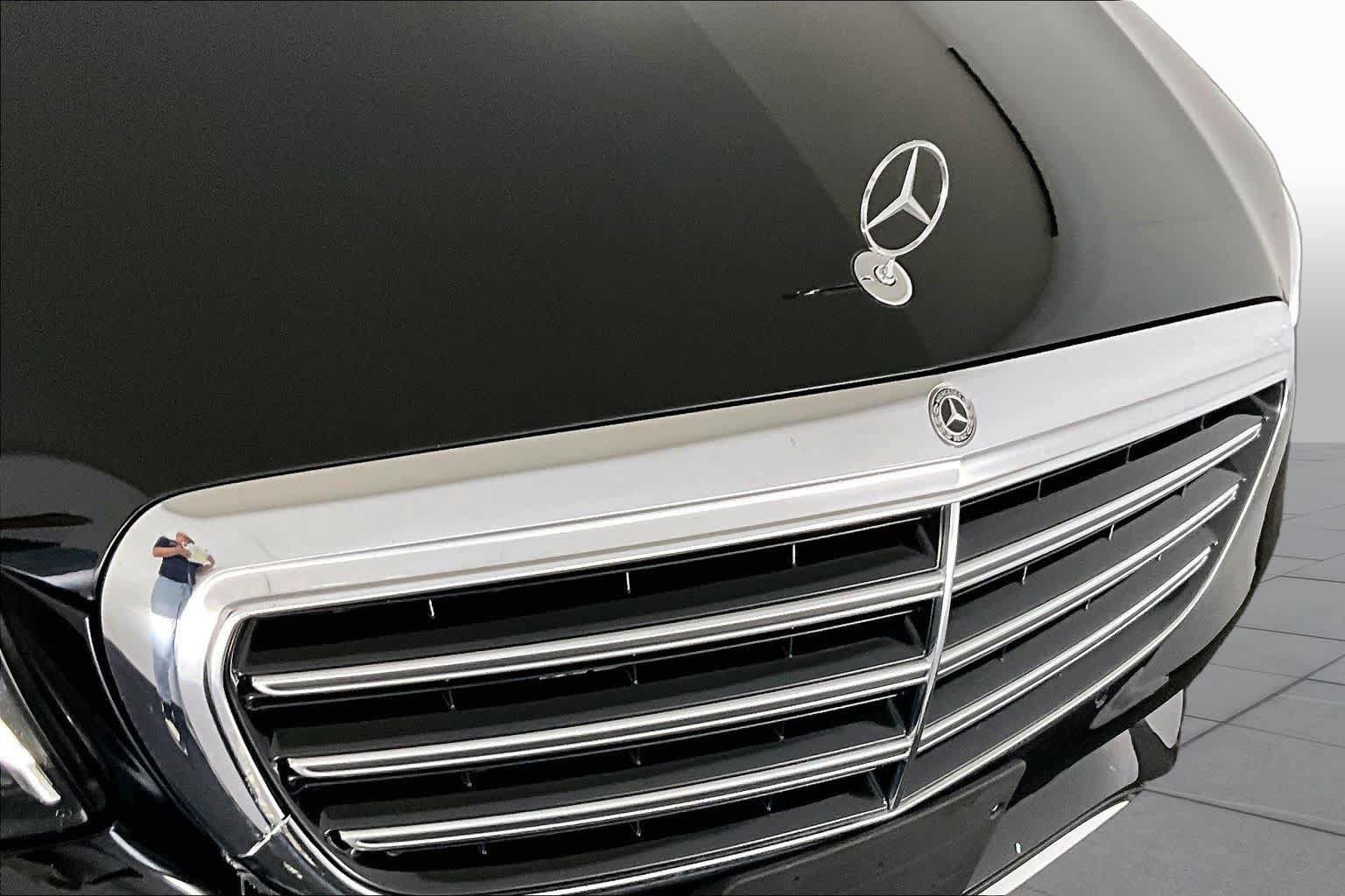 Used 2018 Mercedes-Benz E 400 4MATIC Sedan image 29