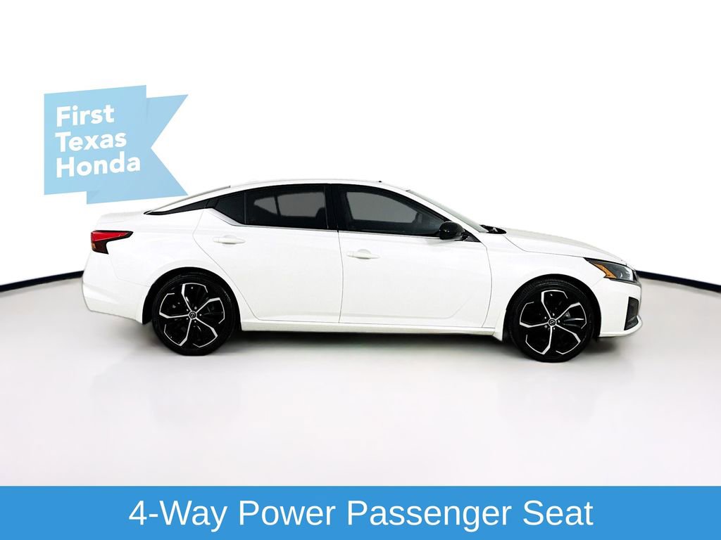 Used 2024 Nissan Altima 2.5 SR w/ SR Premium Package FWD image 9