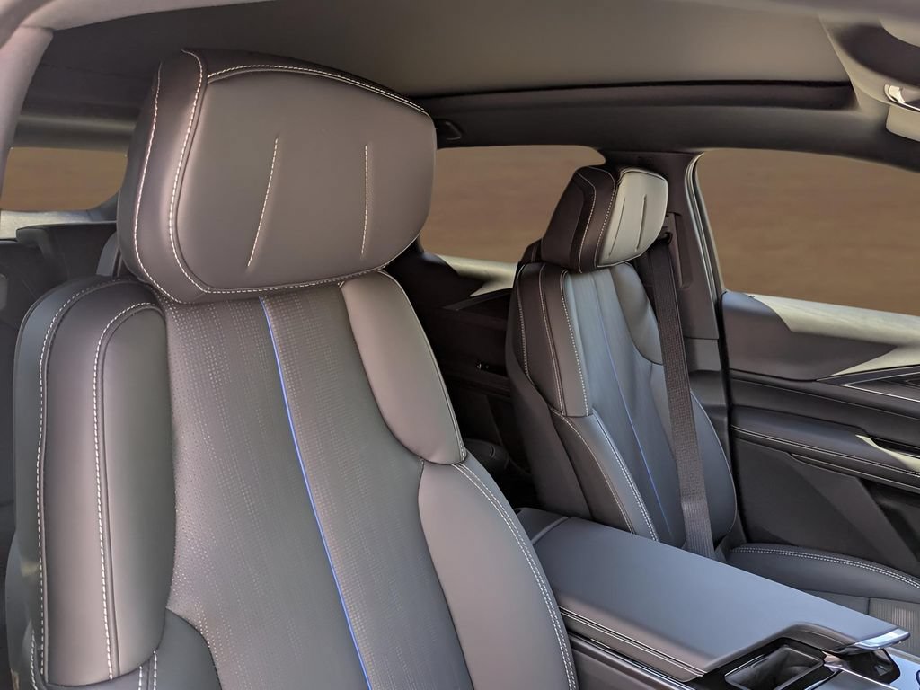 New 2026 Cadillac Lyriq Luxury w/ LPO, Floor Liner Package AWD/4WD image 18