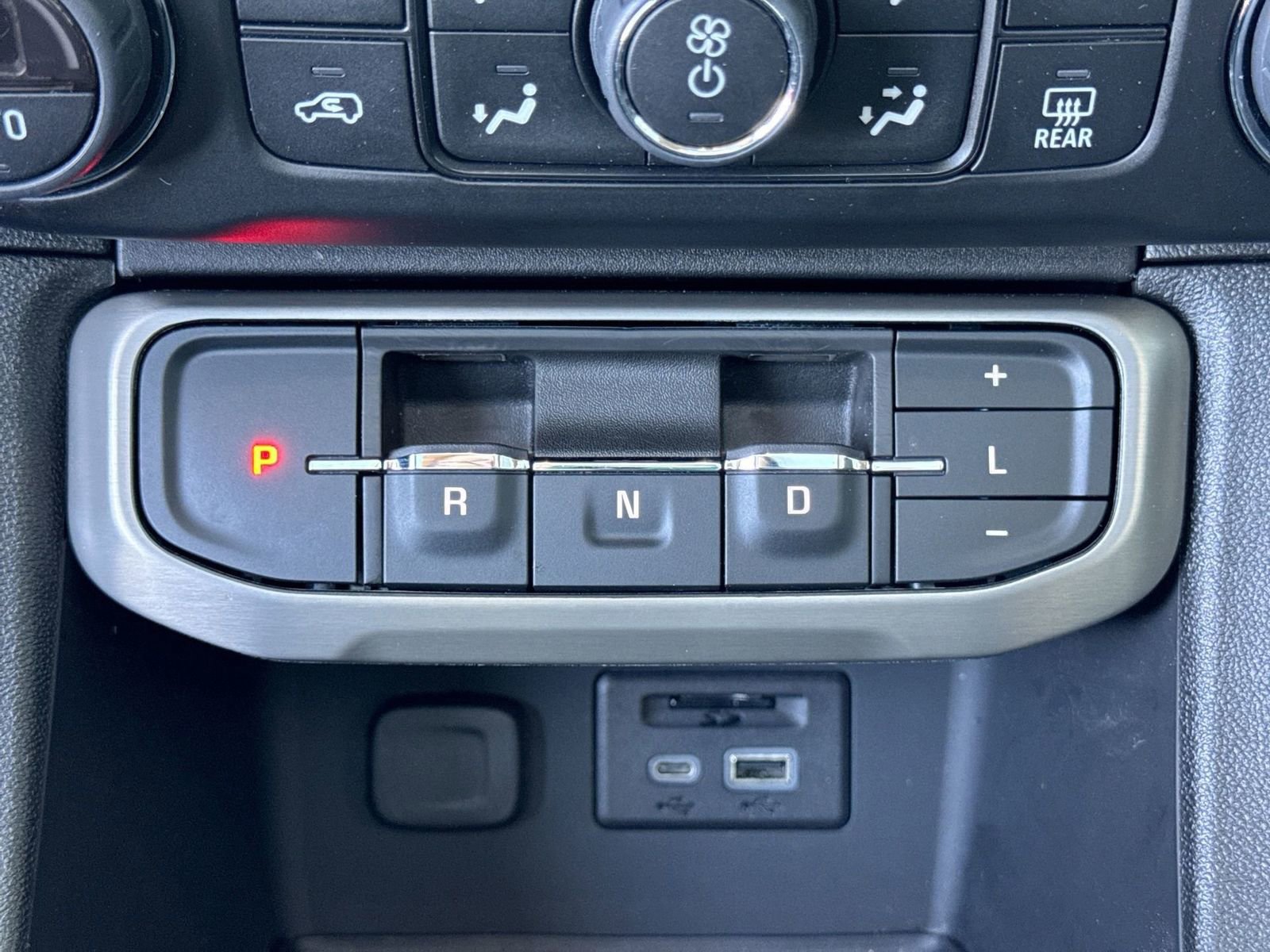 Used 2023 GMC Acadia Denali w/ Denali Ultimate Package image 38