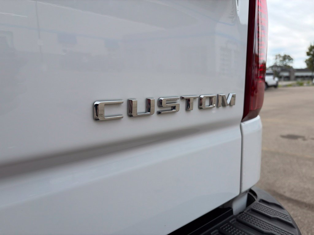 Used 2024 Chevrolet Silverado 1500 Custom AWD/4WD image 17