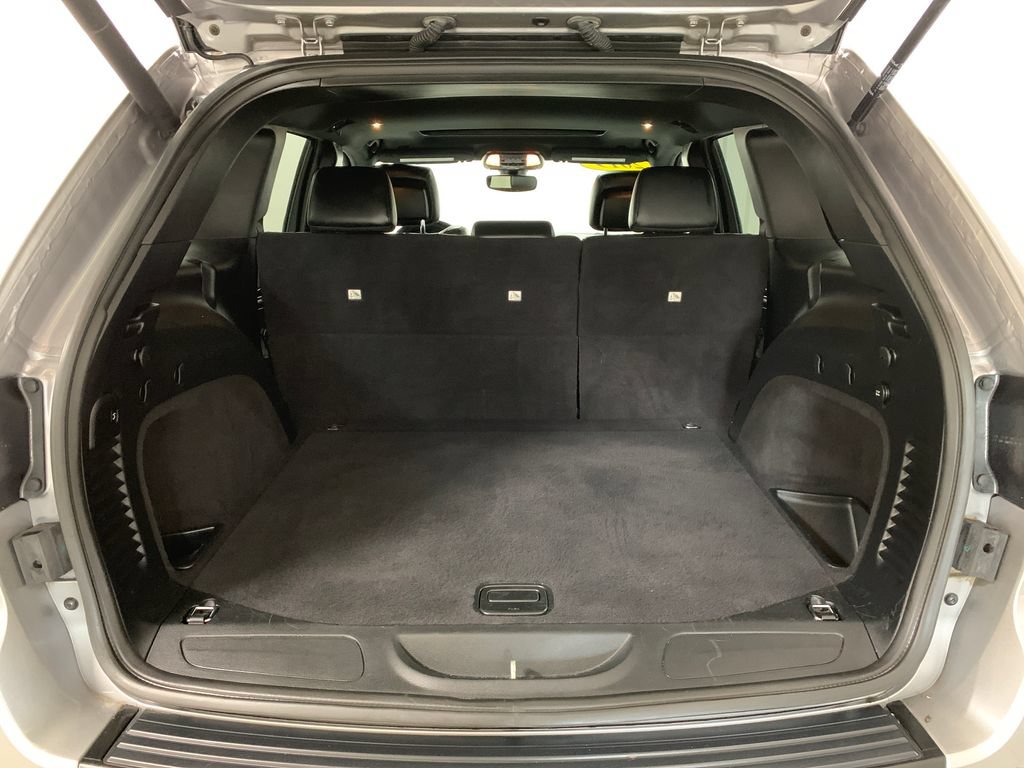 Used 2020 Jeep Grand Cherokee Limited AWD/4WD image 22