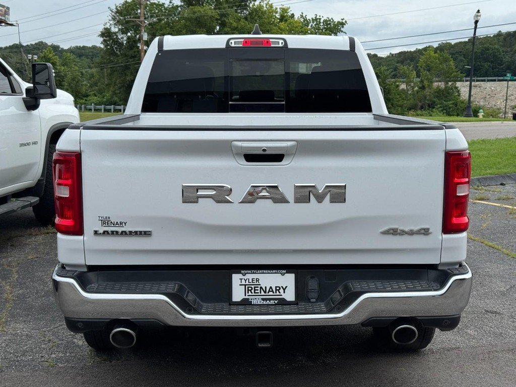 Used 2025 RAM 1500 Laramie AWD/4WD image 4