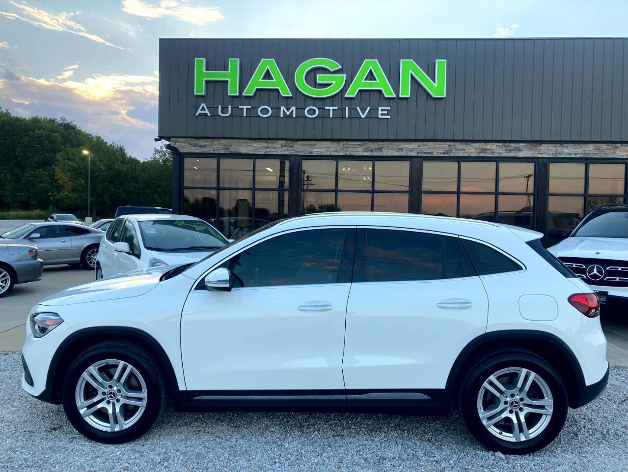 Used 2022 Mercedes-Benz GLA 250 4MATIC image 1