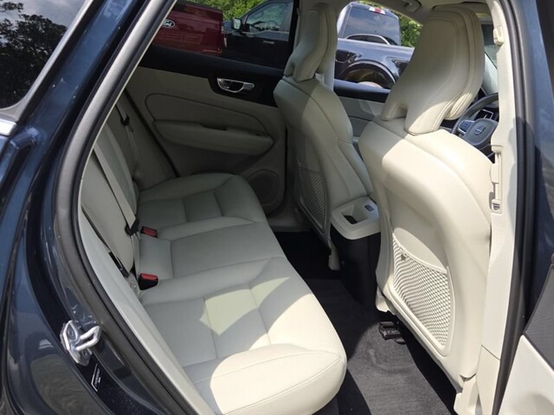 Used 2019 Volvo XC60 T6 Momentum w/ Premium Package AWD/4WD image 15