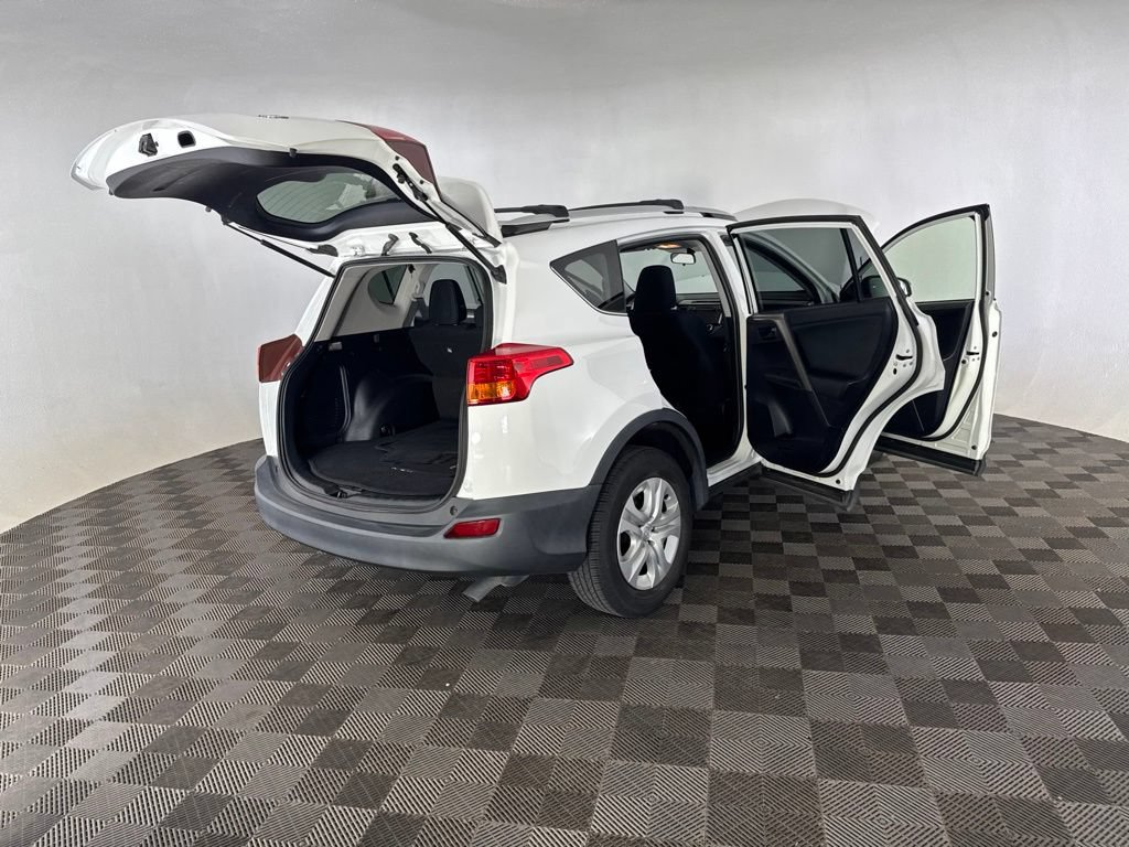 Used 2015 Toyota RAV4 LE AWD/4WD image 15