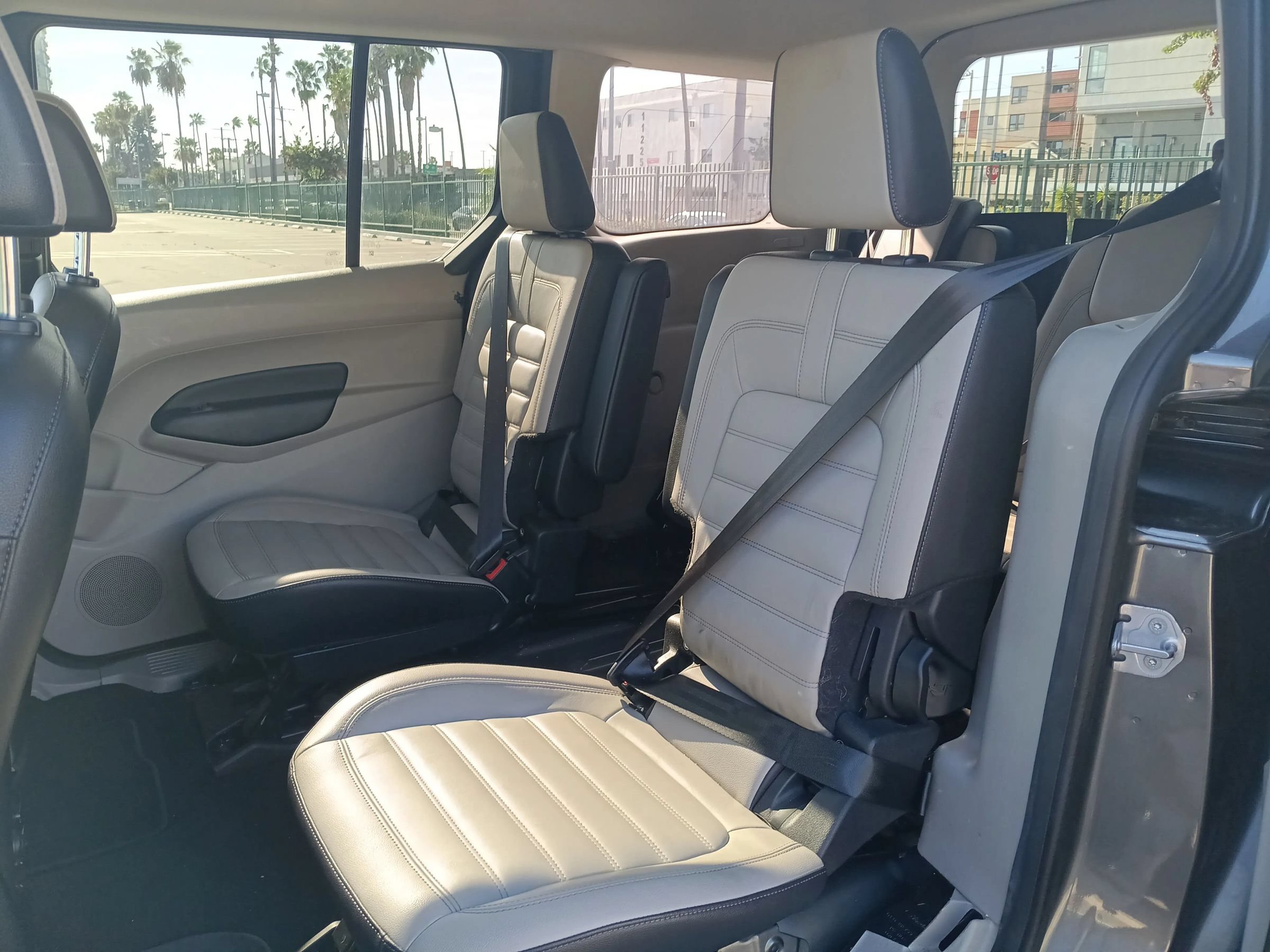 Used 2019 Ford Transit Connect Titanium w/ Titanium Premium Package FWD image 12