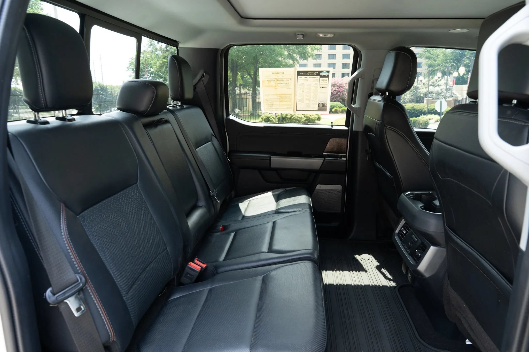 Used 2023 Ford F250 Lariat w/ Lariat Ultimate Package AWD/4WD image 16