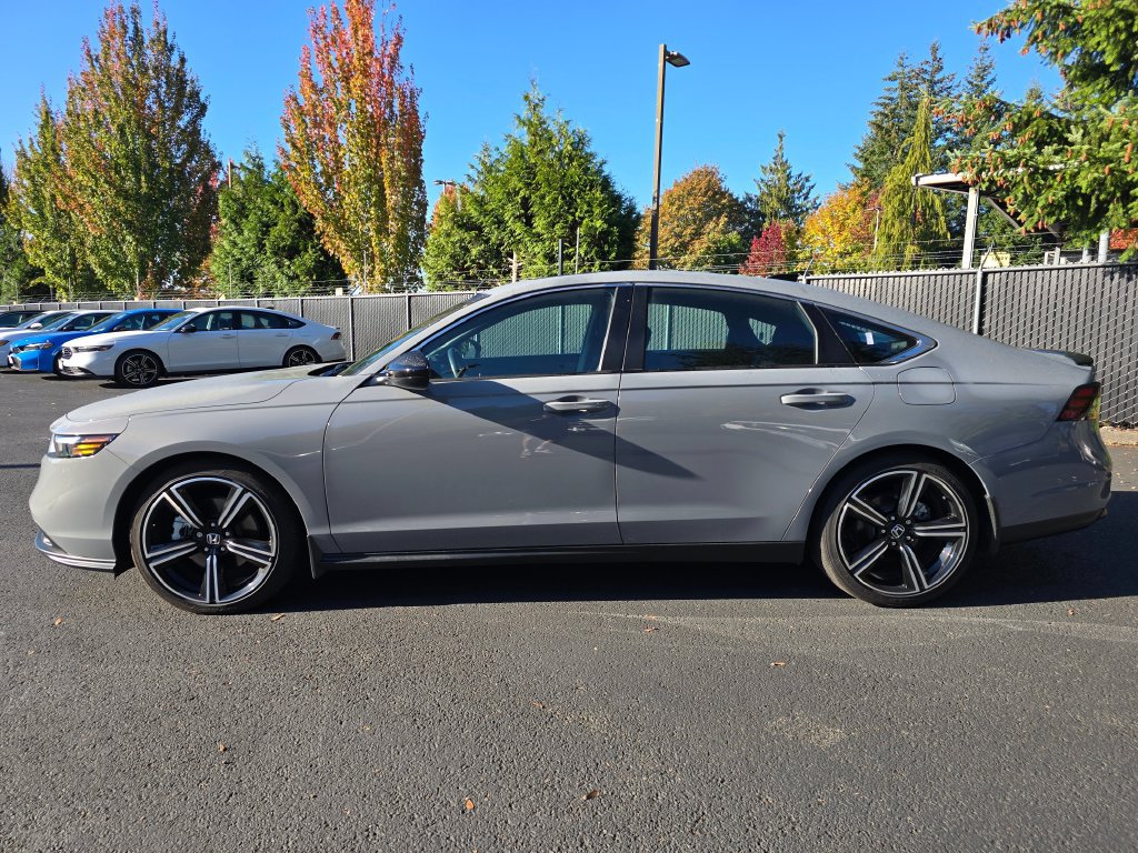 Used 2025 Honda Accord Sport image 2