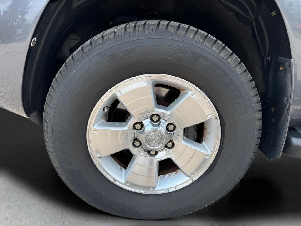 Used 2005 Toyota 4Runner Limited AWD/4WD image 32