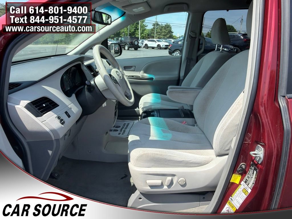 Used 2012 Toyota Sienna LE w/ Towing Pkg FWD image 14