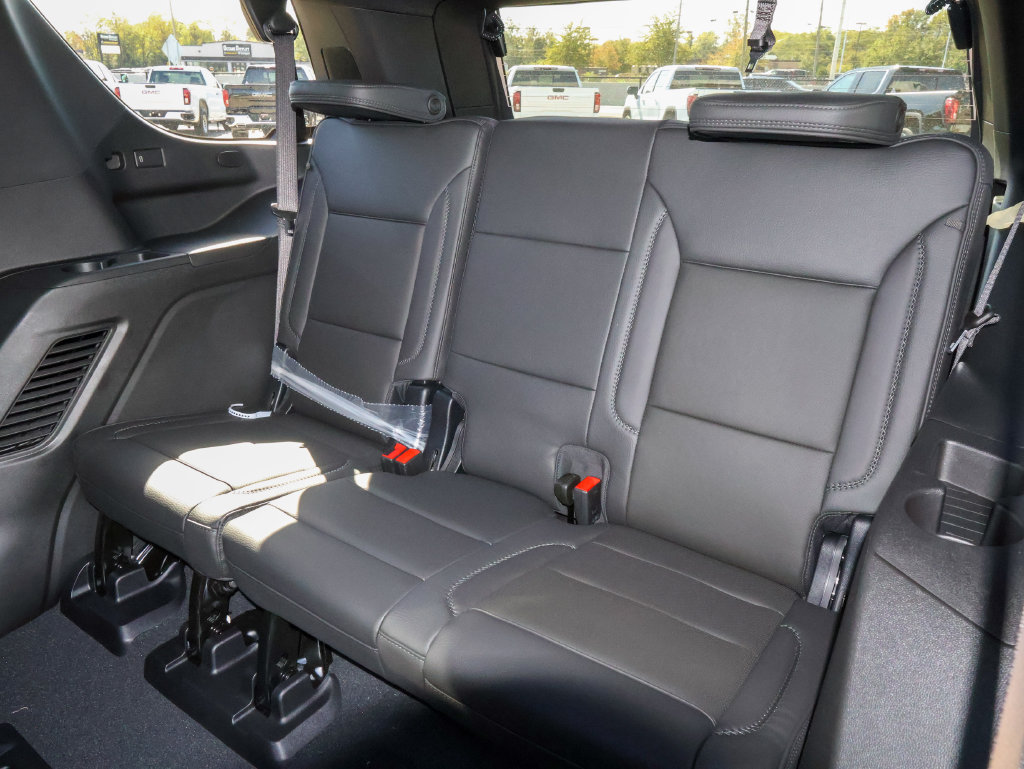 New 2027 GMC Yukon Denali w/ Denali Reserve Package AWD/4WD image 16