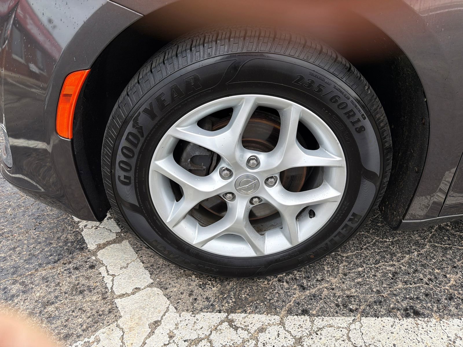 Used 2018 Chrysler Pacifica Touring-L Plus w/ Tire & Wheel Group FWD image 27