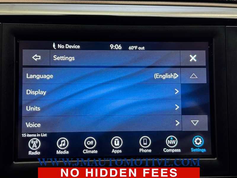 Used 2018 Chrysler Pacifica Touring Plus FWD image 33