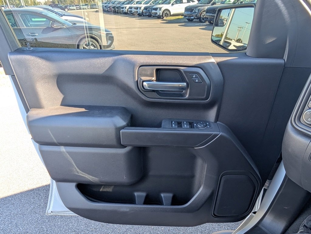 Used 2024 Chevrolet Silverado 1500 Custom w/ Turbomax Blackout Package image 18