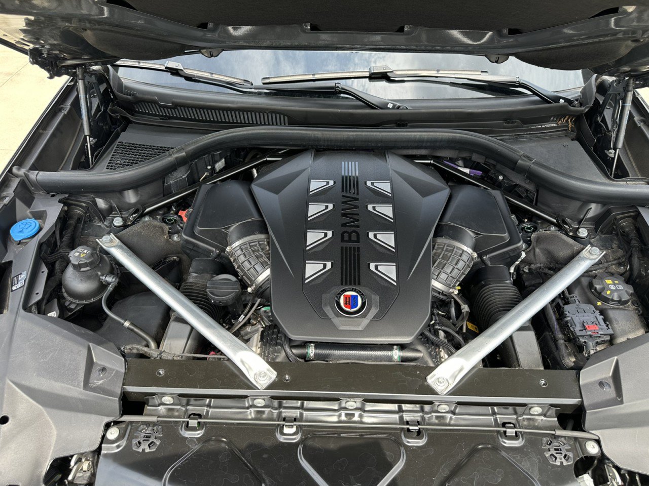 Used 2024 BMW ALPINA XB7 AWD/4WD image 13