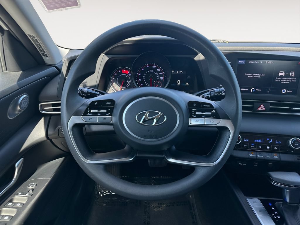 Used 2022 Hyundai Elantra SEL w/ Cargo Package FWD image 14