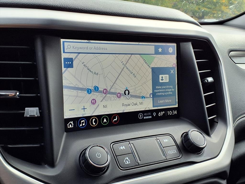 Used 2023 GMC Acadia SLT image 10