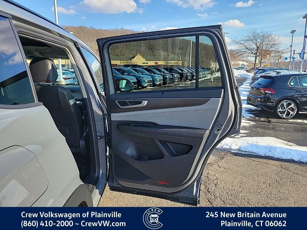 Certified 2025 Volkswagen Atlas Peak Edition SE image 45