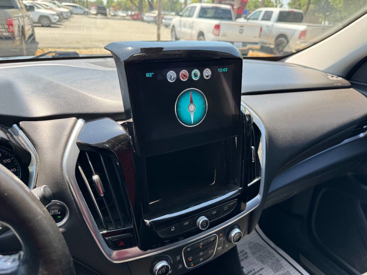 Used 2019 Chevrolet Traverse LT w/ LPO, Floor Liner Package AWD/4WD image 23