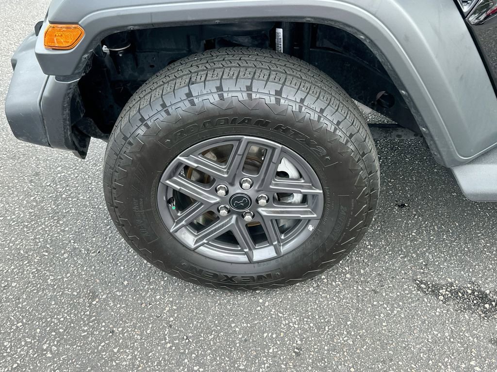 Used 2025 Jeep Wrangler Unlimited Sport image 29