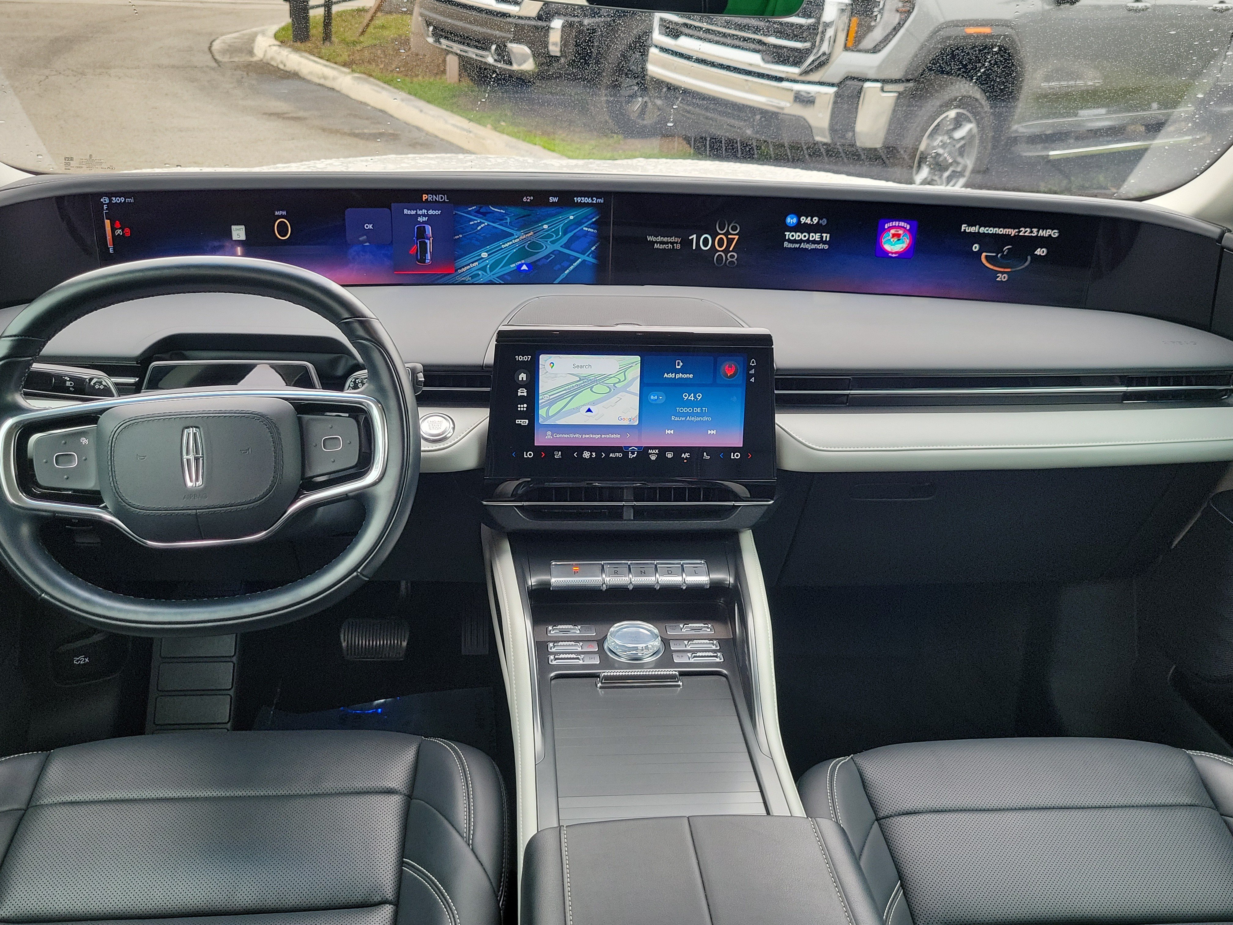 Used 2024 Lincoln Nautilus Premier AWD/4WD image 18