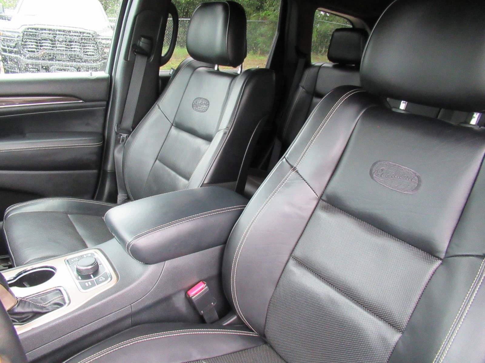 Used 2017 Jeep Grand Cherokee Overland AWD/4WD image 21