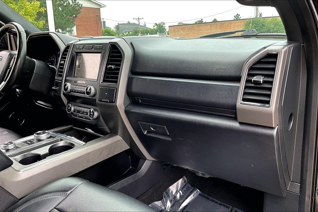 Used 2019 Ford Expedition XLT w/ Equipment Group 201A AWD/4WD image 24