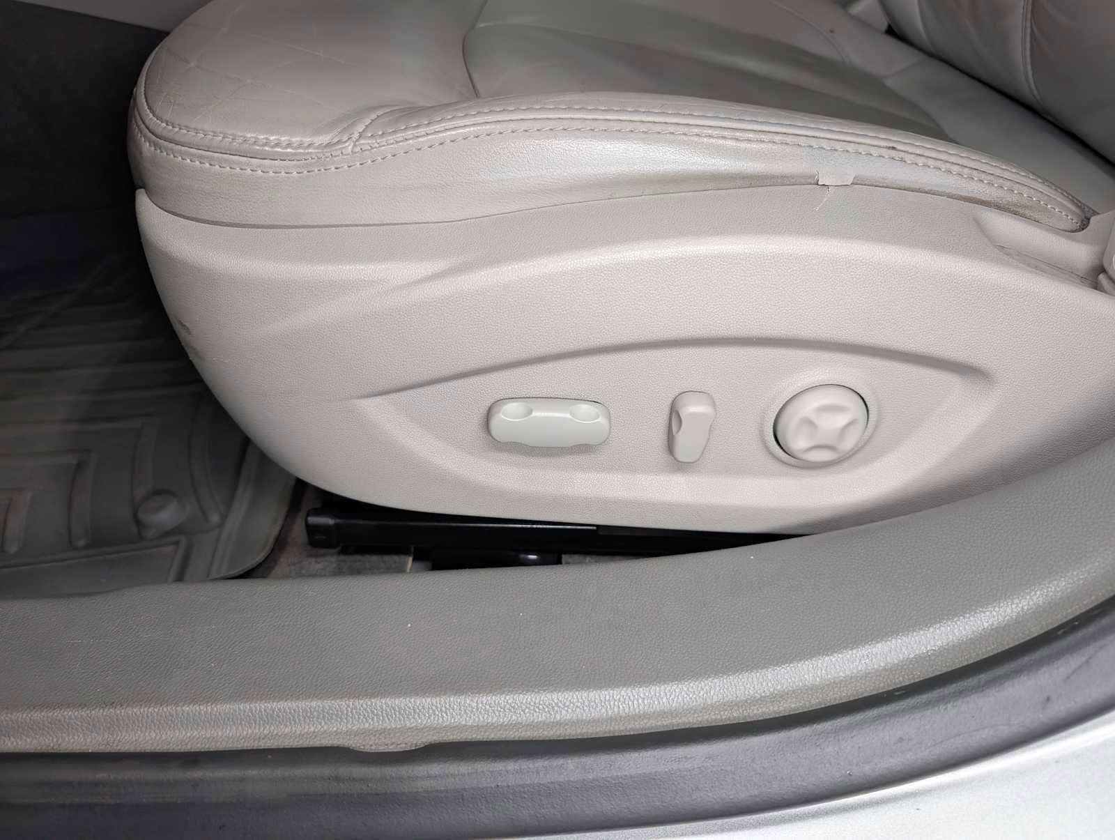 Used 2012 Buick LaCrosse Leather FWD image 34
