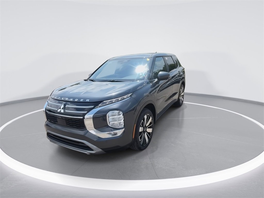 New 2025 Mitsubishi Outlander SE image 4