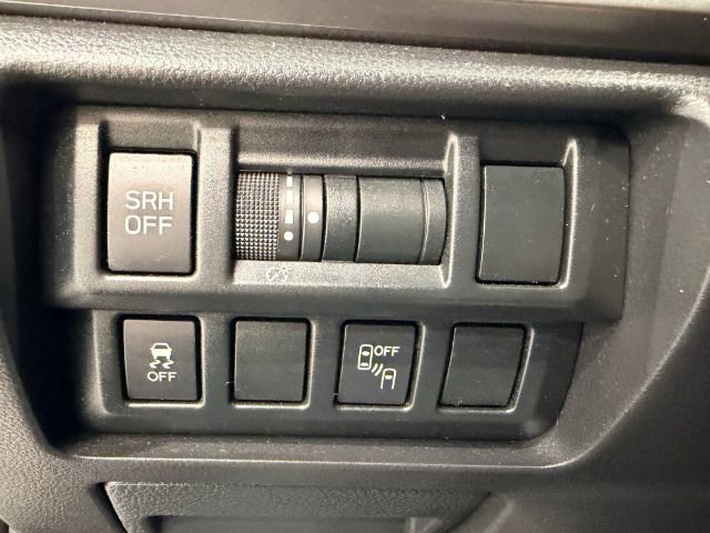 Used 2019 Subaru Crosstrek 2.0i Limited w/ Moonroof Package w/Navigation AWD/4WD image 34