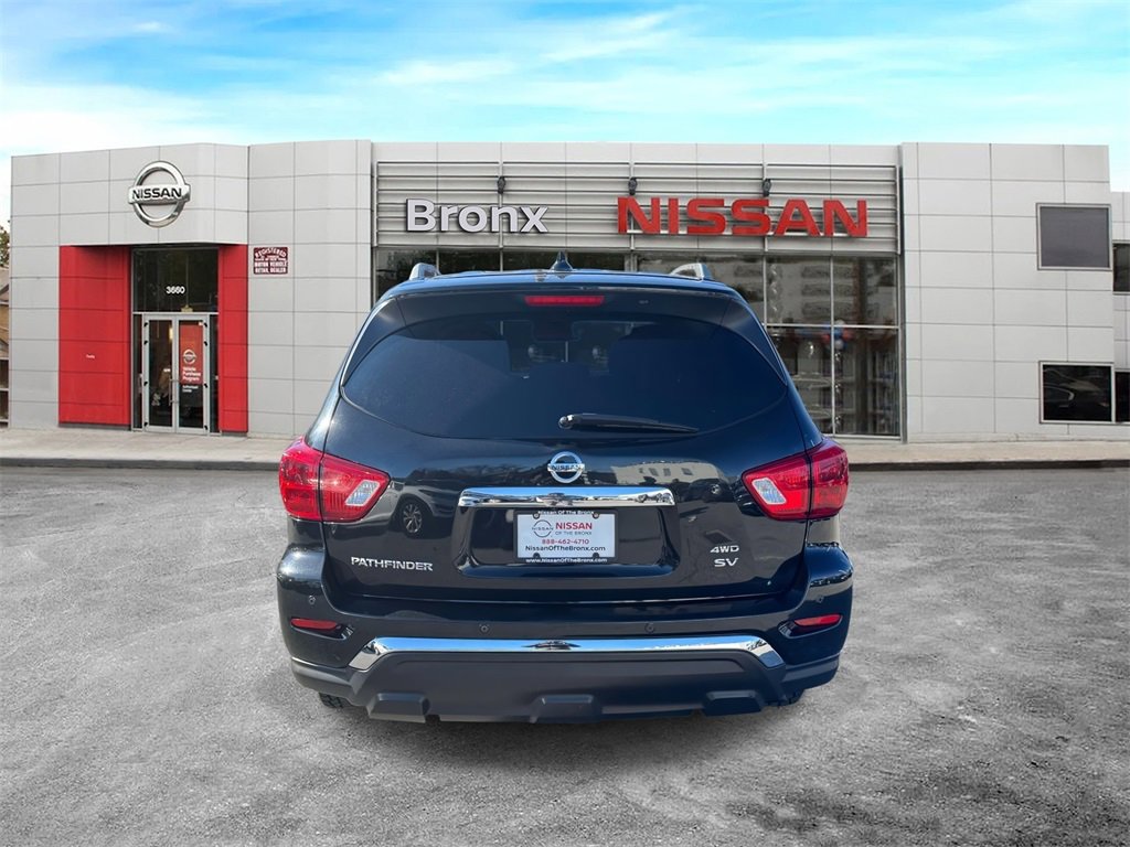 Used 2019 Nissan Pathfinder SV image 5