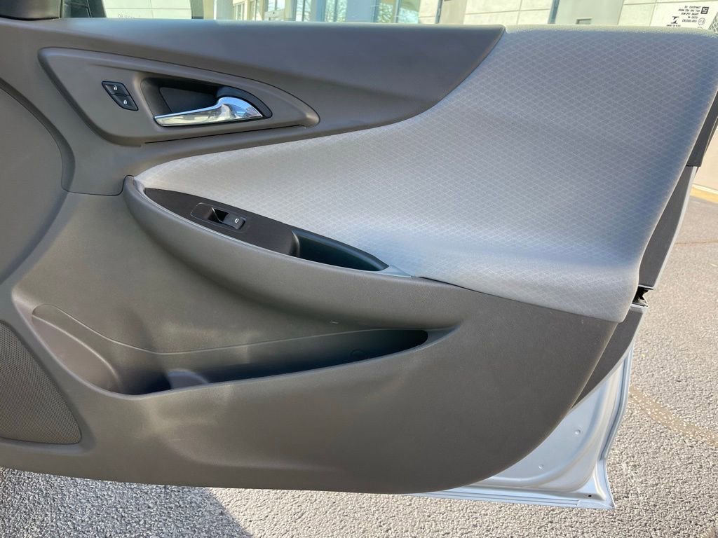 Used 2021 Chevrolet Malibu LT image 28