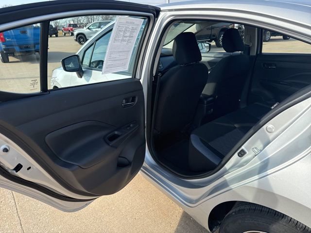 Used 2025 Nissan Versa SV image 33