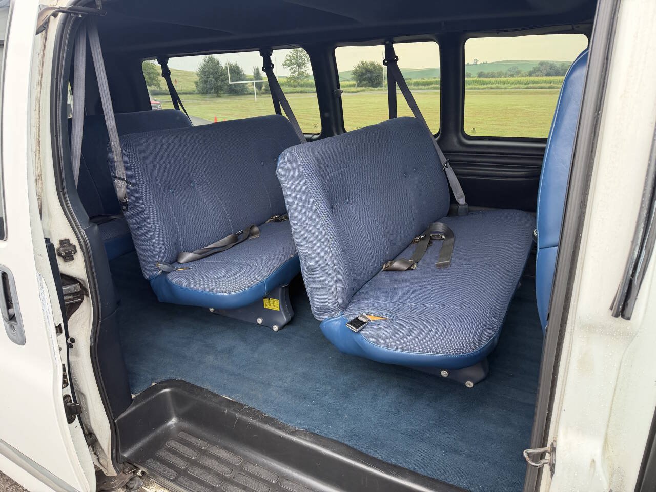 Used 2000 Chevrolet Express 3500 Extended Passenger w/ Preferred Equipment Group RWD image 15